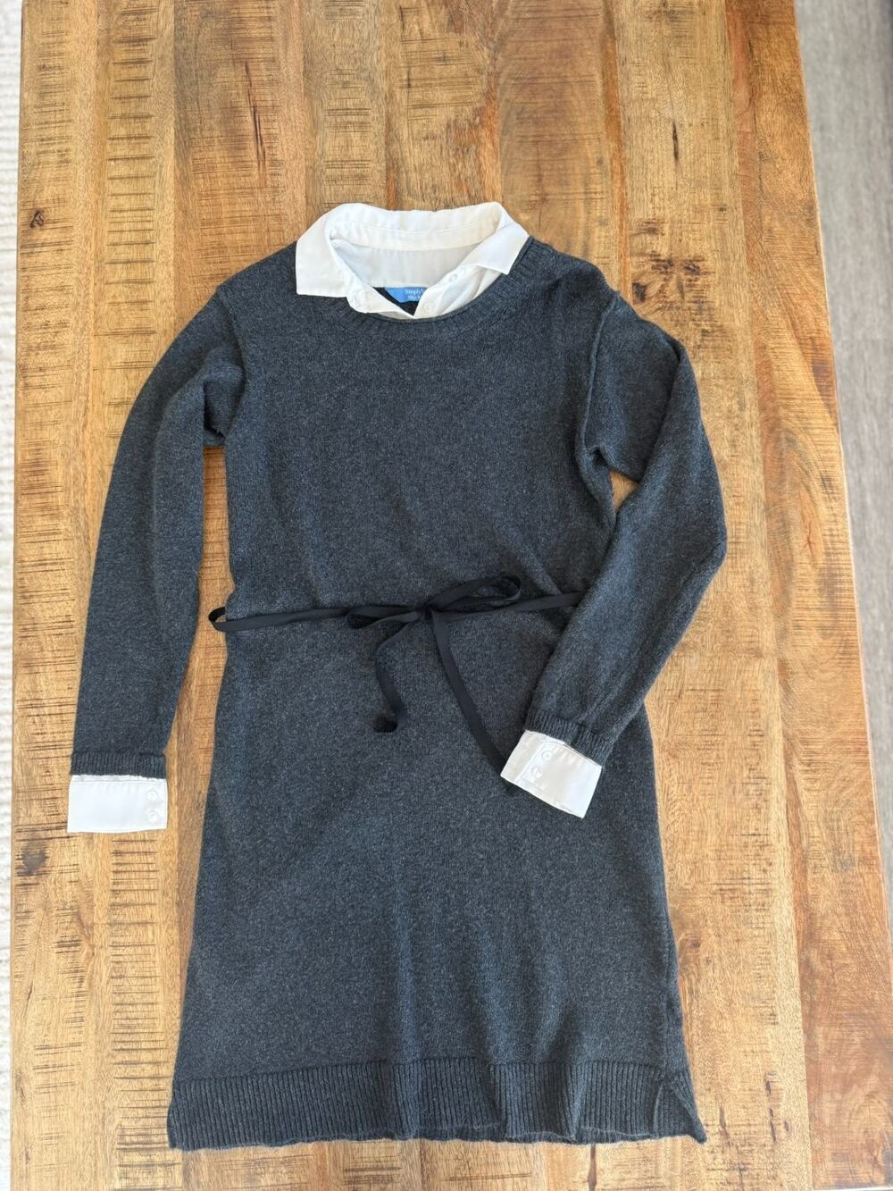 Simply Vera Vera Wang Sweater Dress Size Medium Gray Layered Collar Belted